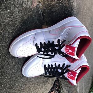 Air Jordan 1 White and red OG high tops